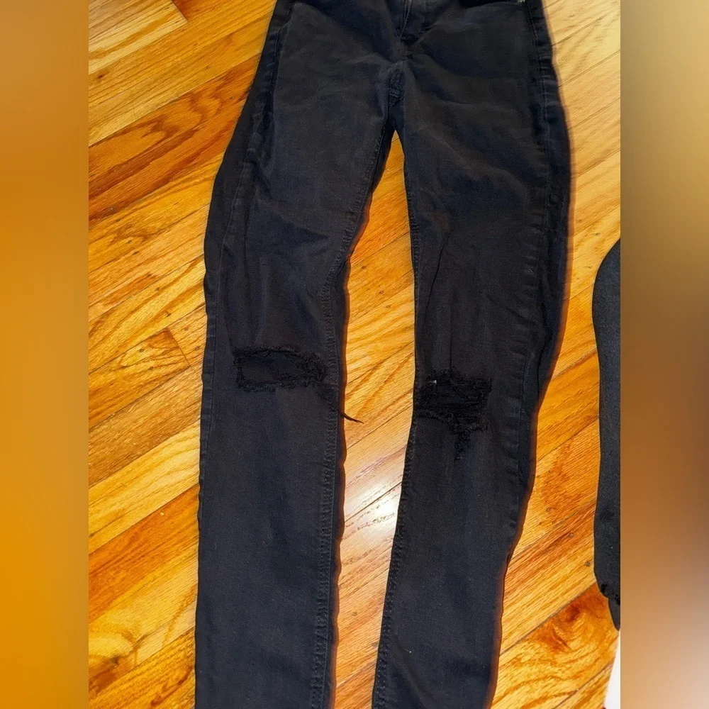 Black skinny jeans